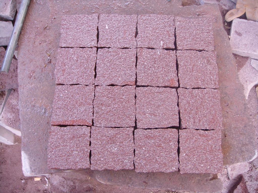 Baumaterial Naturgranit/Basalt/Trommelstein/Würfel/Kubischer Pflasterstein / Fertiger Stein für Landschaft, Garten