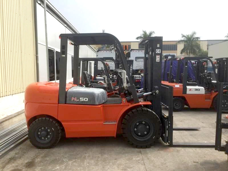 Chinese Heli Brand Cpcd60 6ton Diesel Forklift Truck with Attachments