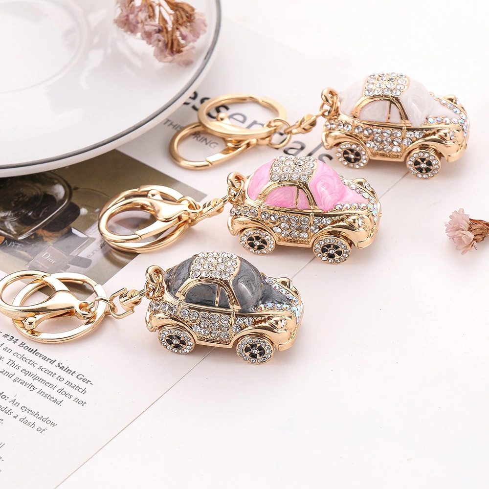 Metal Car Charm Keychain pendente Cartoon bonito Creative Pequeno presente