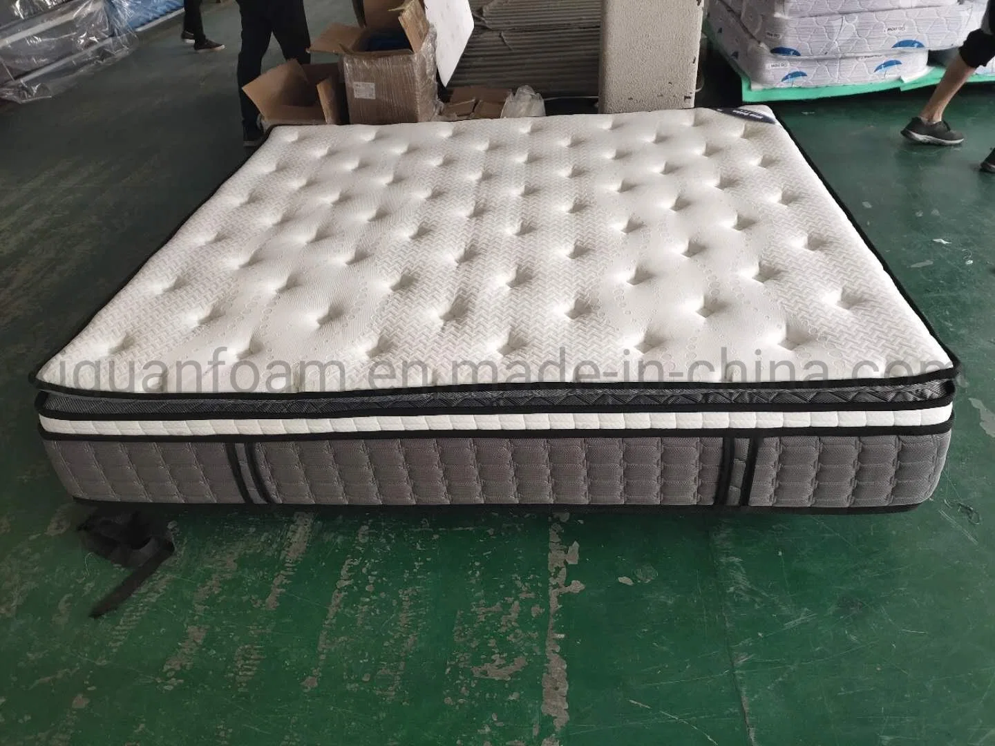 Luxury 14inch/35cm Firm Spring Mattress Vacuum Compressed Mattress in Wooden Pallet