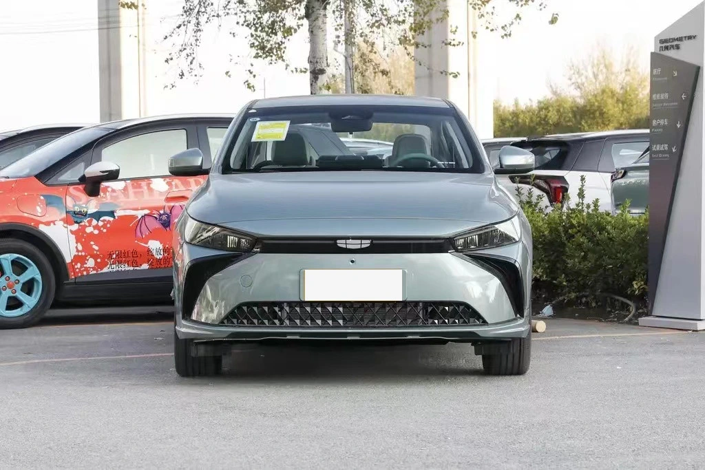 2023 gamme 620 km 70kwh batterie électrique voiture géométrie G6 Avec 2 caméras extérieures, charge rapide 0,63 h, vitesse de 150 km/h.