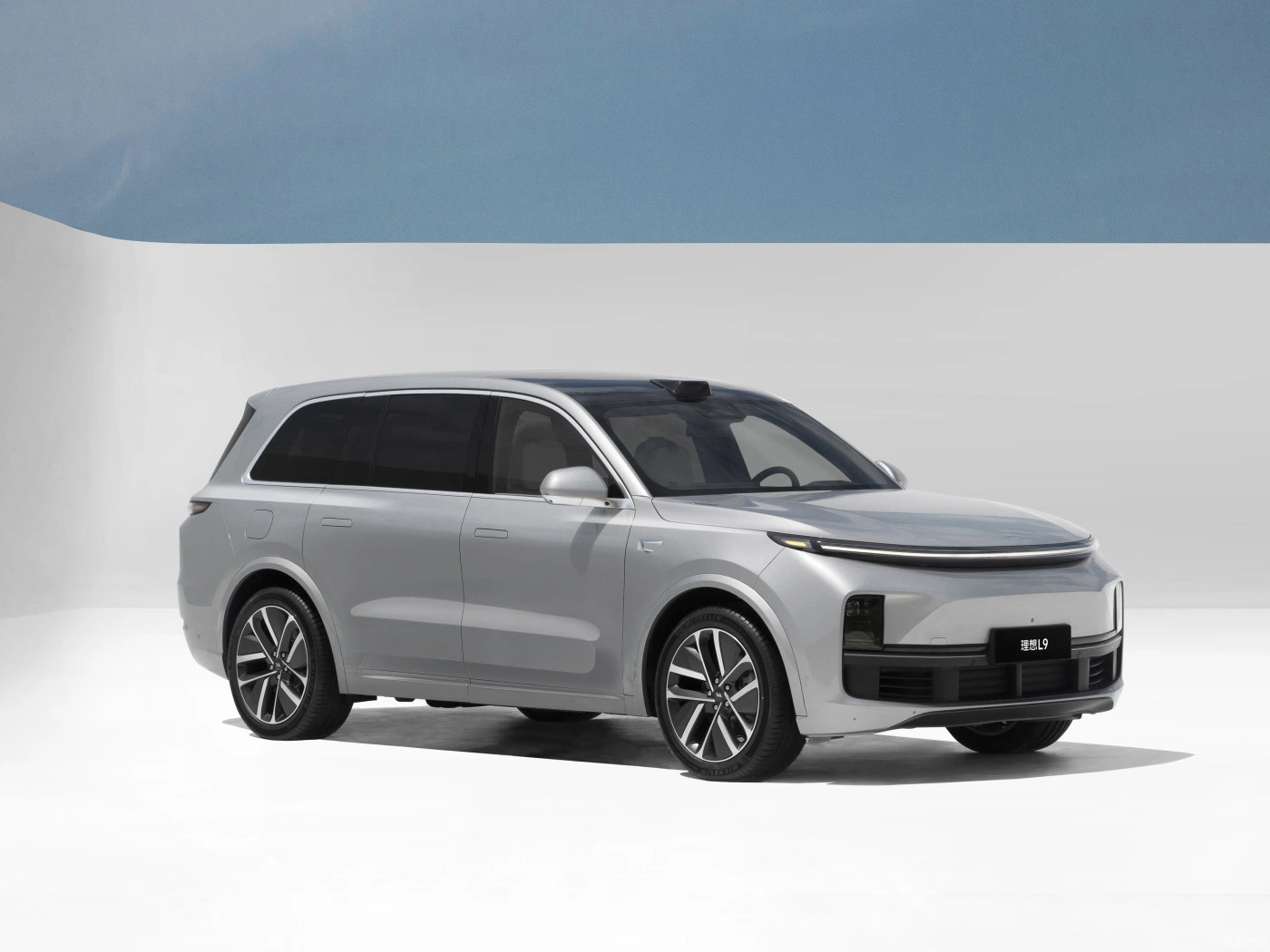 High-End Lixiang L9 New Energy Car with Large Space Commercial Type SUV New Energy Car