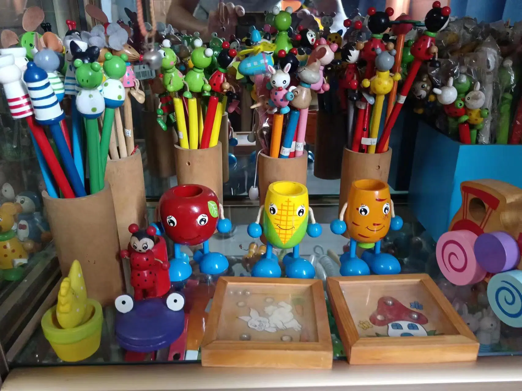 Los títeres de Creative Toys Decoracion bricolaje manualidades animales Cartoon Juguetes de madera para niños