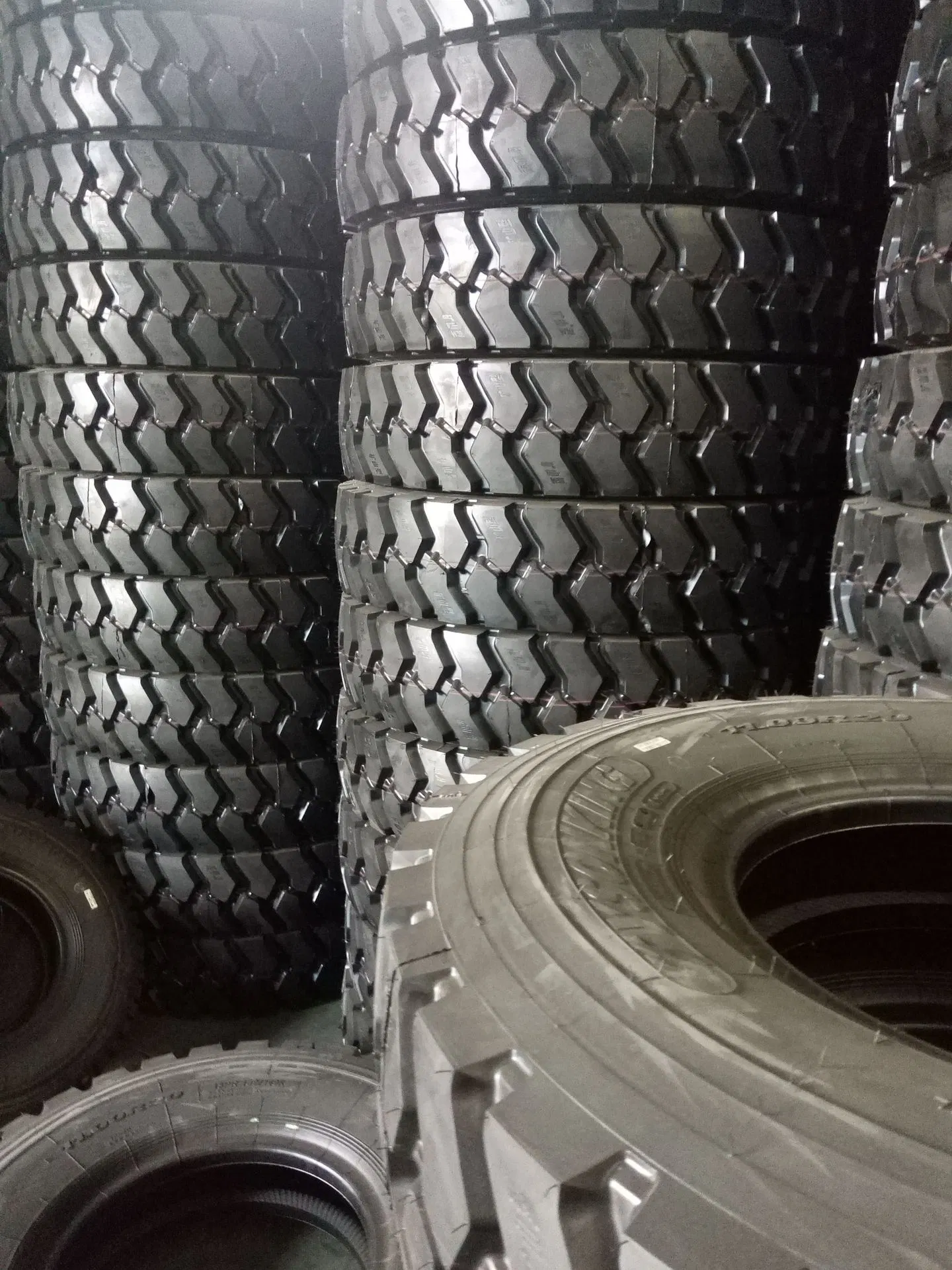 سيارات الإطار الصيف 17 Drift RC في ليبيا 185/55r15 Verde All White Deutschland 325 35r28 16 Korean مستخدمة إطارات السيارات 195r15