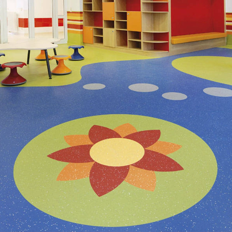 Free Samples 2mm Commercial Wood PVC Vinyl Flooring Rolls for Hospital / School / Office