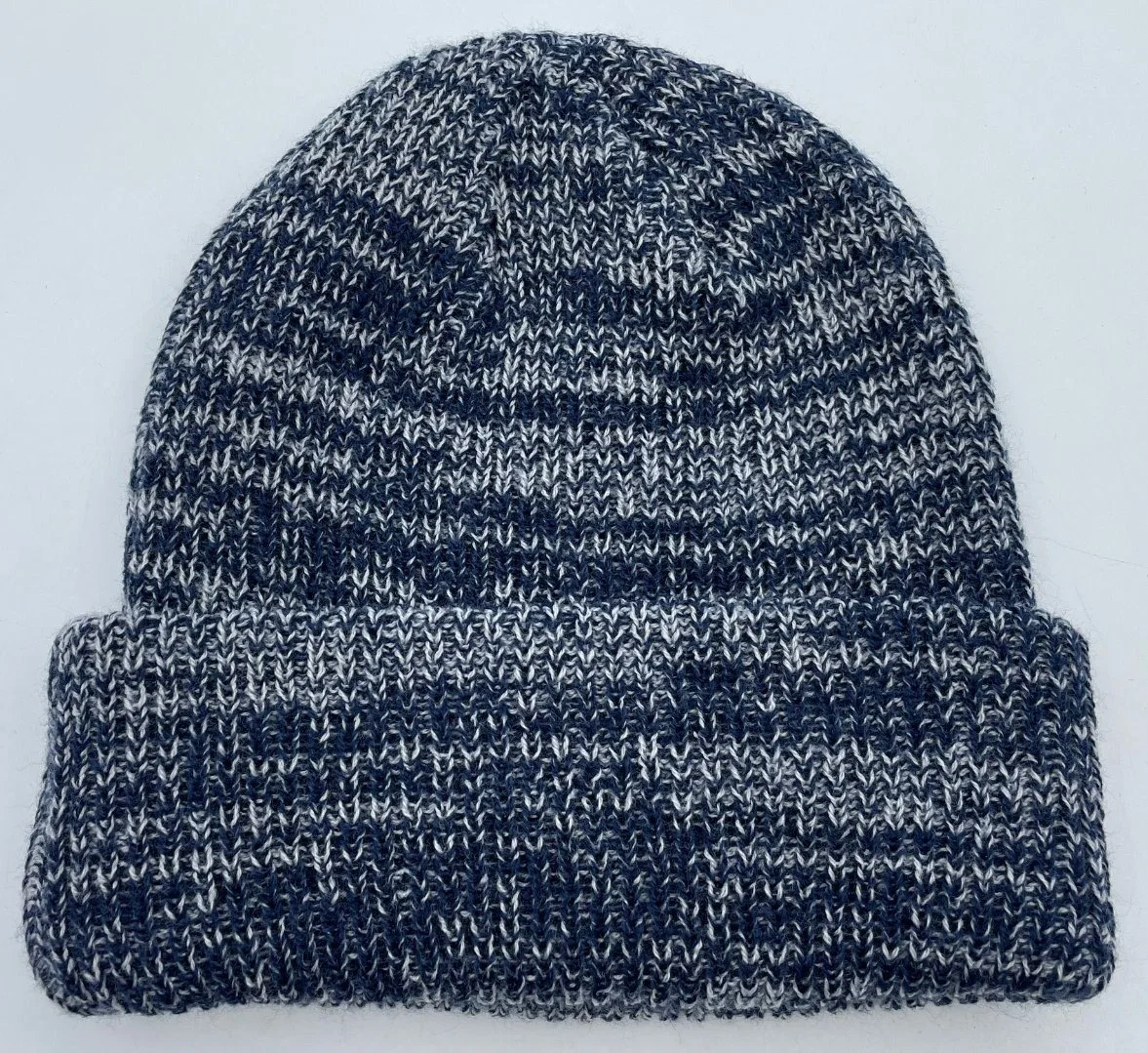 Gorros de punto acrílico para hombres en colores variados de invierno.