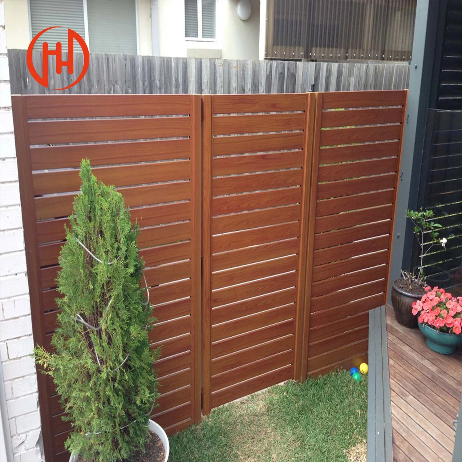 Aluminium Wood Grain Slat Fence Gates Electric Privacy Garden Aluminium Fence Panels