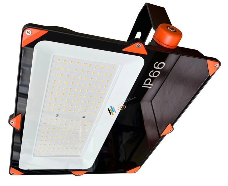 Nouveau projecteur à LED de plein air de 200W ÉTAPE PAR LES RACCORDS 30000lm de lumière des projecteurs étanche IP66 RGBW 4en1 du stade de l'éclairage des feux de travail