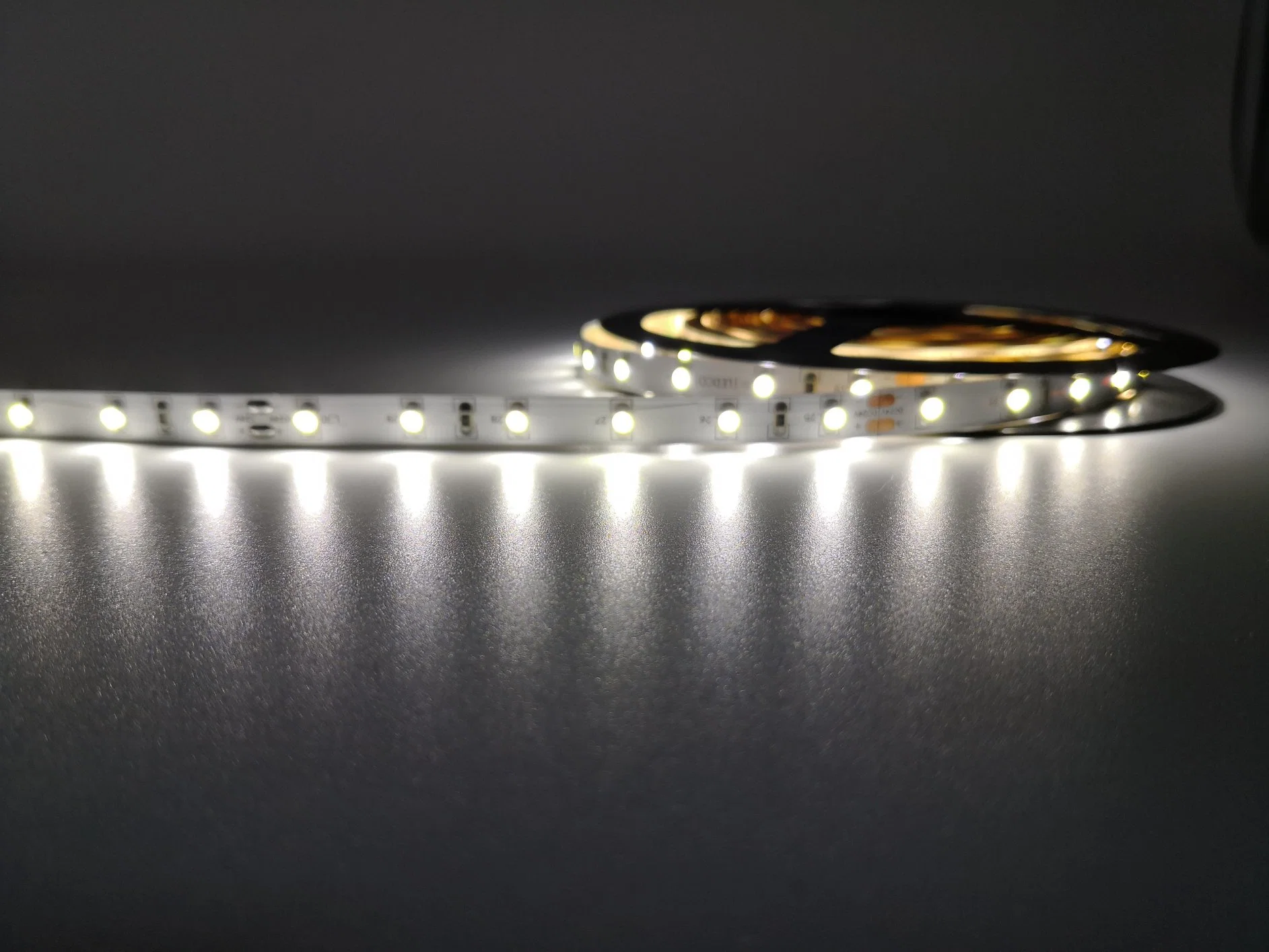 Wholesale/Supplier Backlight IP33 Waterproof SMD3528 Powered Flexible LED Strip Lighting