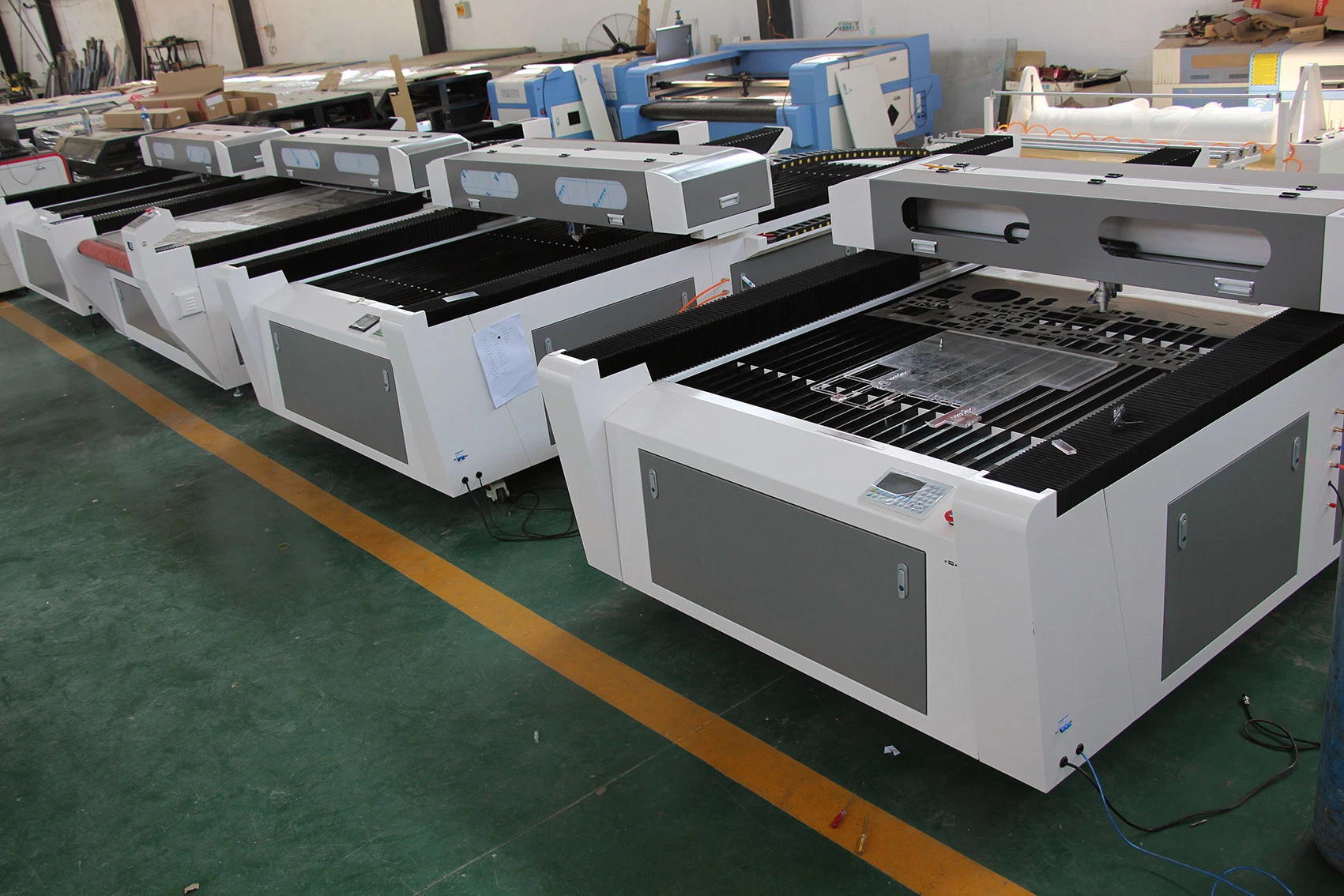 Factory Selling CNC Laser for Metal Nonmetals Cutting CO2 200W 300W 500W Flc-1325