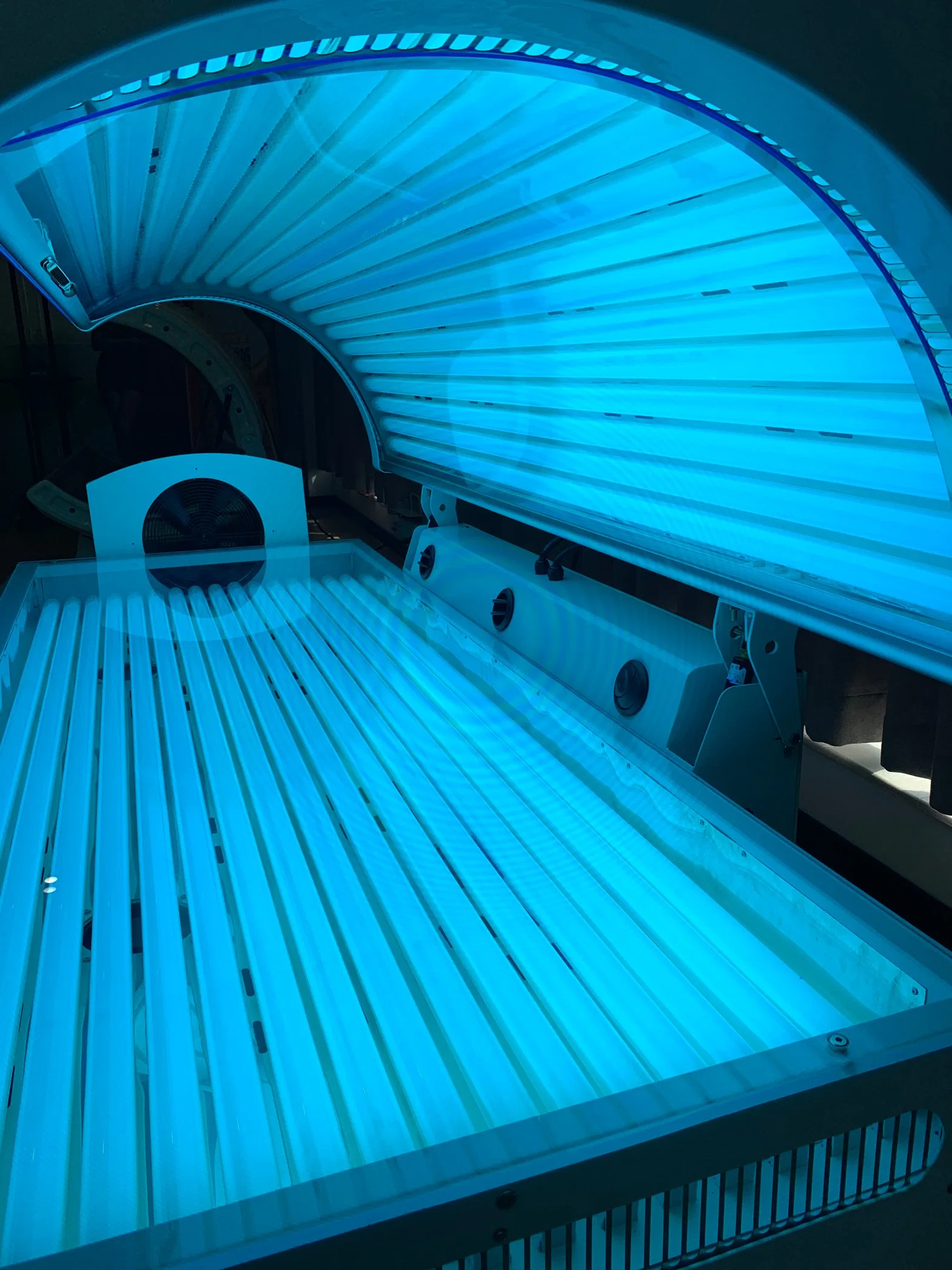 صالون صحي ذو أسرة من نوع Tanning، إضاءة صحية مع العناية بالبشرة لمعدات صالة الألعاب الرياضية وصالون معتمد من قبل CE