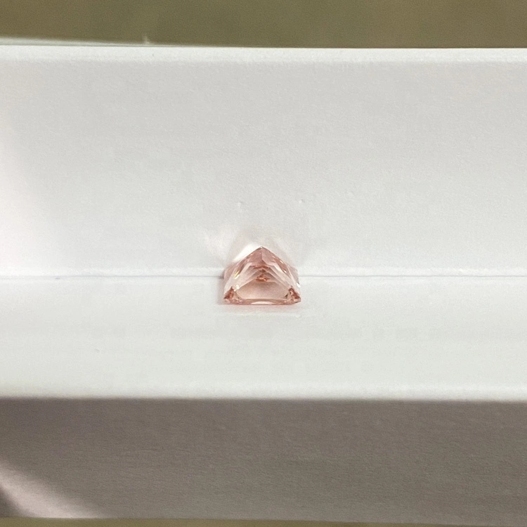 Synthetischer Hpht Lab Grown Pink Princess Cut Polierter Loose Diamond