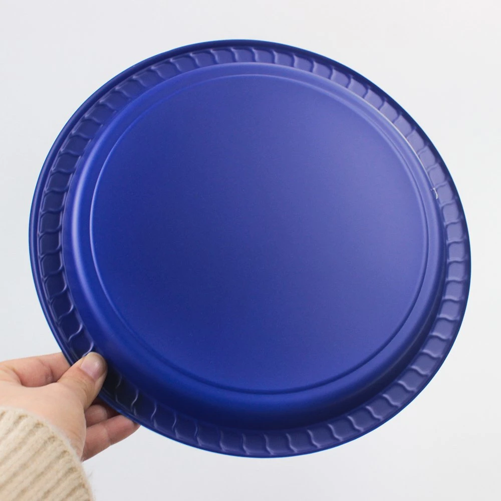 Vente chaude en gros d'assiettes rondes en plastique jetables PS de couleur bleue pour une fête ou un dîner
