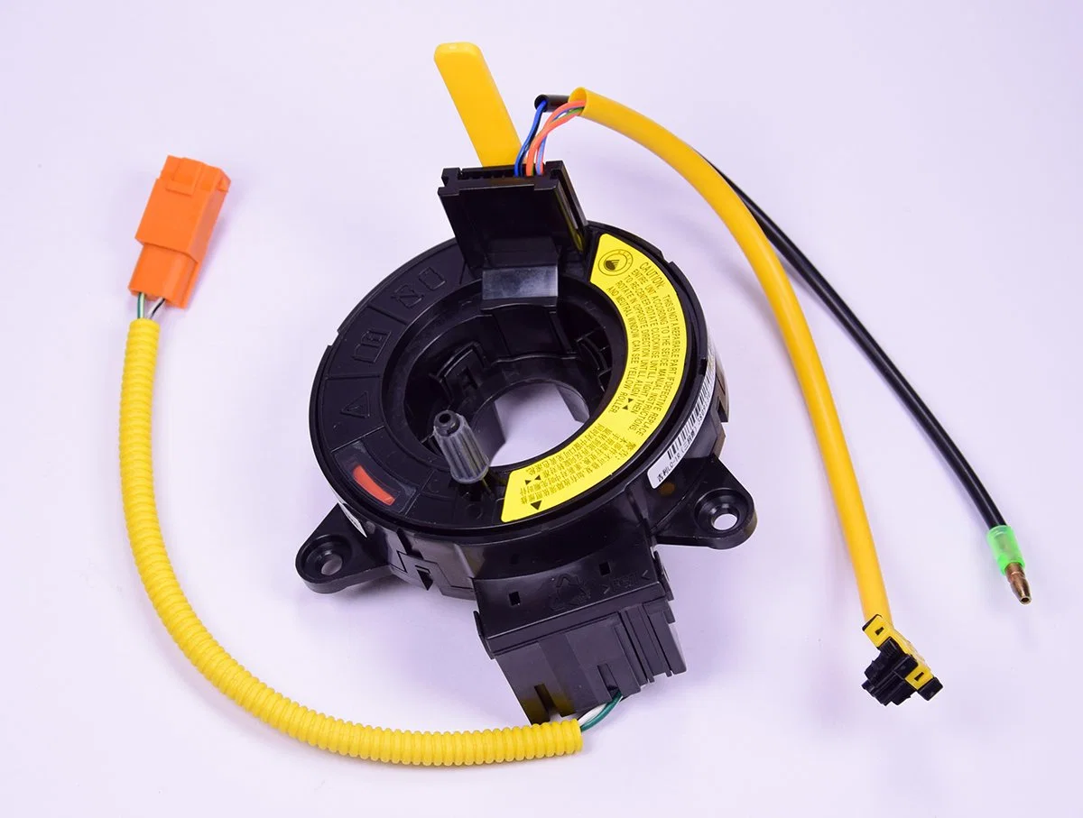 Hot Sale Auto Spare Parts Wheel Clock Spring Spiral Cable for Geely Panda Geelylc 013000288 Gellyauto A0010031