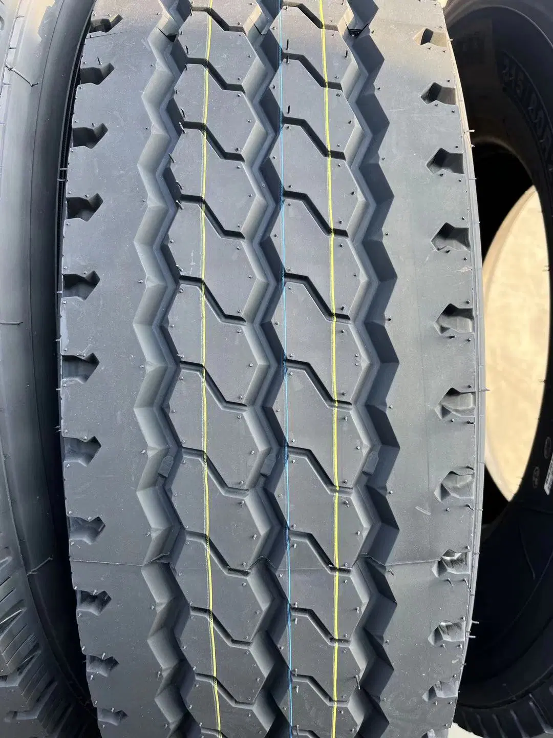 Double Coin Triangle Roadlux Doublecoin Truck &Bus TBR Radial Tire 11r22.5 12r22.5 13r22.5 315/80r22.5 385/65r22.5