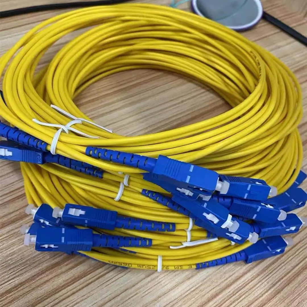 Cable LC/PC-ST/PC, Sm G652D, 0,5 m de cable amarillo.