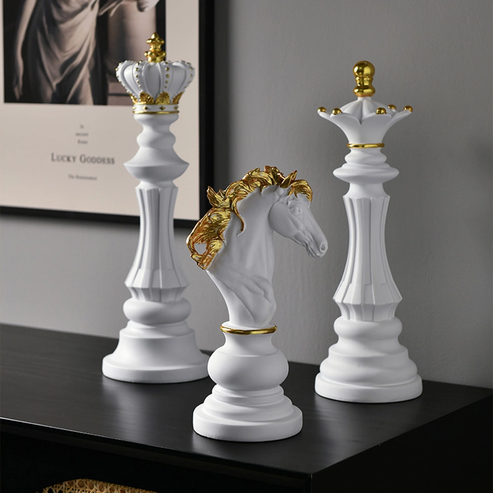 Custom Resin Decorative King and Queen Crown Chess Customized Black Polyresin Ornament