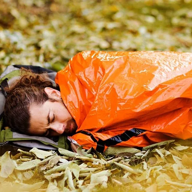 Emergency Sleeping Bags for Survival Mylar Blanket Tent Used for Emergency Camping Hiking, Hunting Outdoors Perfect for Medical