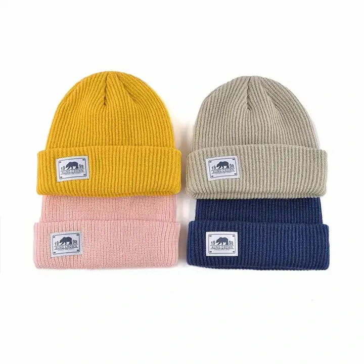 Acrylique manchette souple étiquette tissée casquette de ski crâne enfant Chapeaux d'hiver pour bébés broderie pour enfants Fabrication de bonnet beanie sur mesure