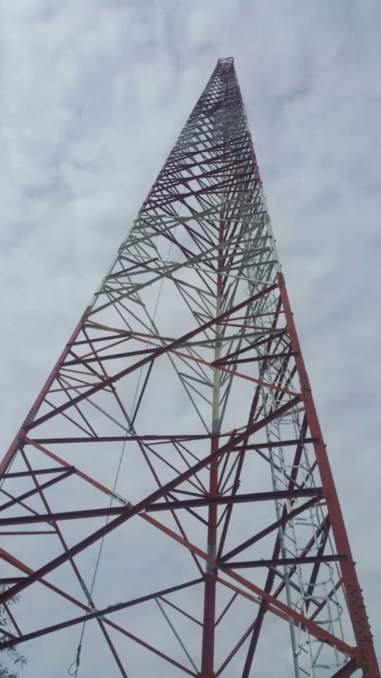 Self Supported 35m/40m/80m 3 Legs Hot-DIP Galvanized Angular Telecommunication Steel Tower