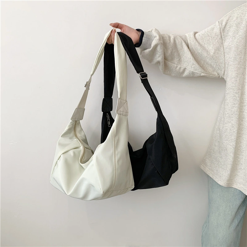 Nova Moda, aparência alta, Grande capacidade plissado Bento Bag para trabalhadores de escritório feminino, simples e generoso um ombro Crossbody Bag