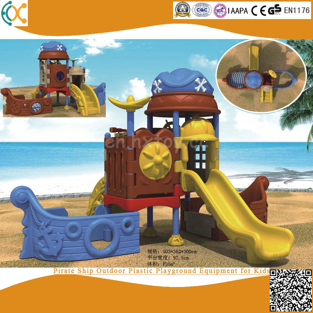 Bateau de pirates en plastique de l'équipement de terrain de jeux pour enfants avec piscine à balles