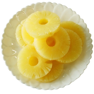 Morceaux de fruits en conserve des aliments de l'ananas