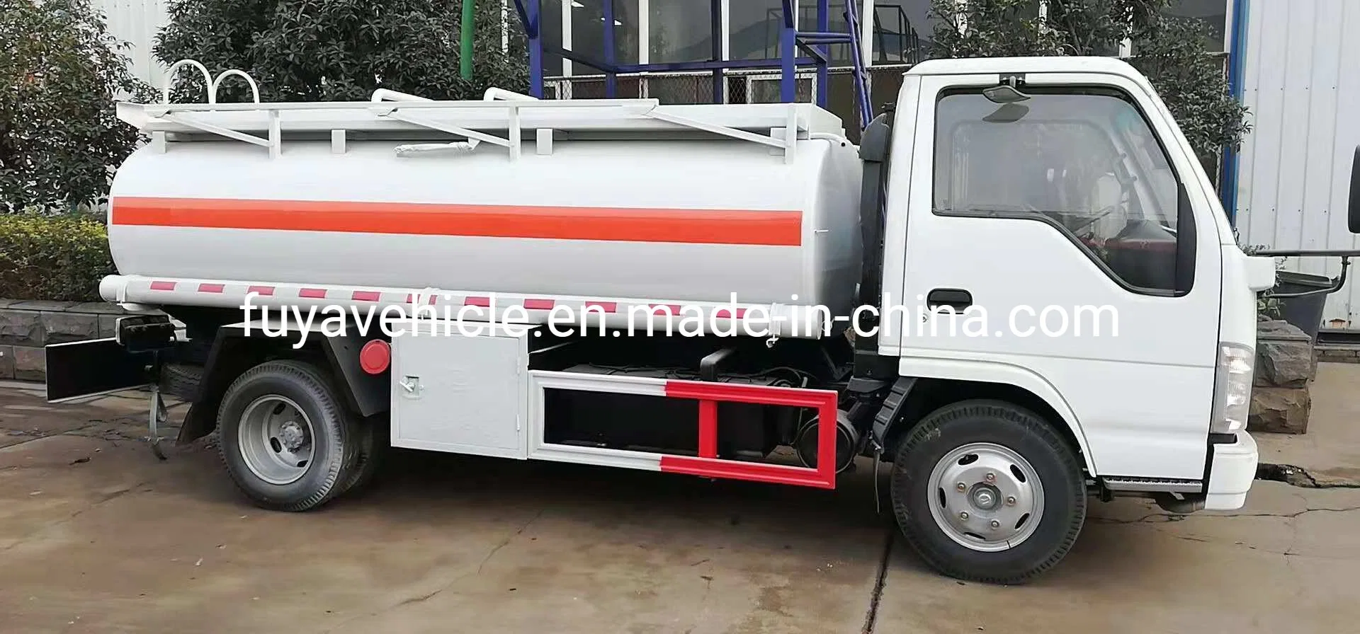 Japanese Brand Isuz 5000 Liters 5 Cbm 7000 Liters Fuel Tanker Truck for Refueling