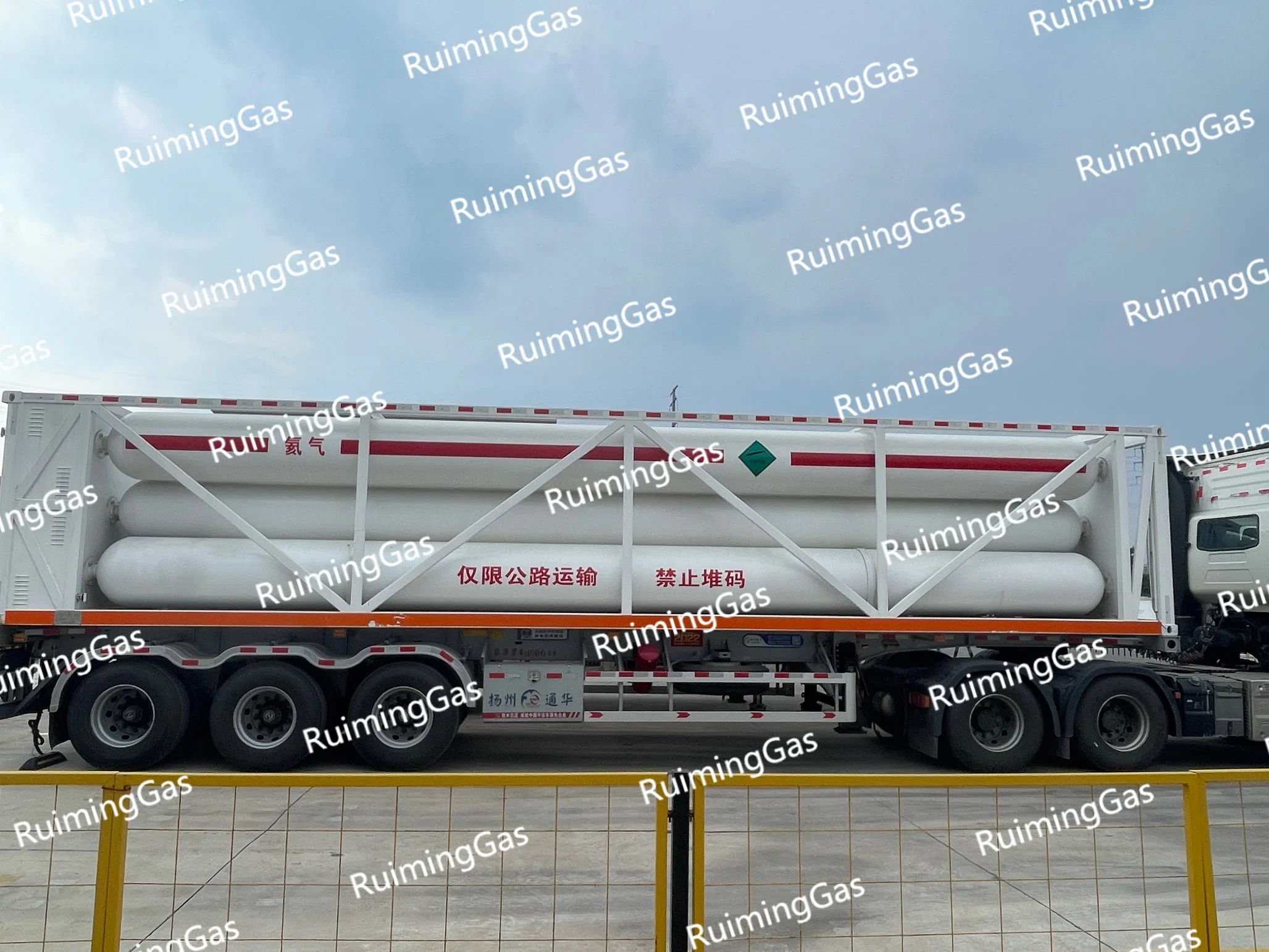 4000m3 300bar High Purity Helium Gas