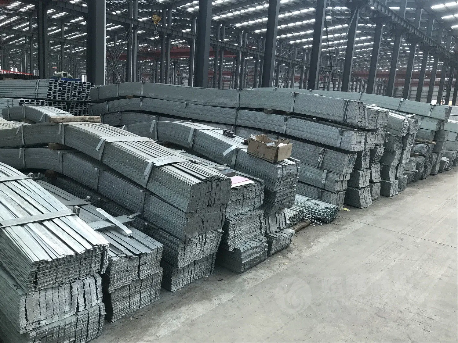 China Hight Quality Cwholesale Steel Manufacturer 201/304/SUS 306/Ms ASTM/Ss540 JIS Standard 40X20/20X20/90X56 mm Stainless Steel Angle