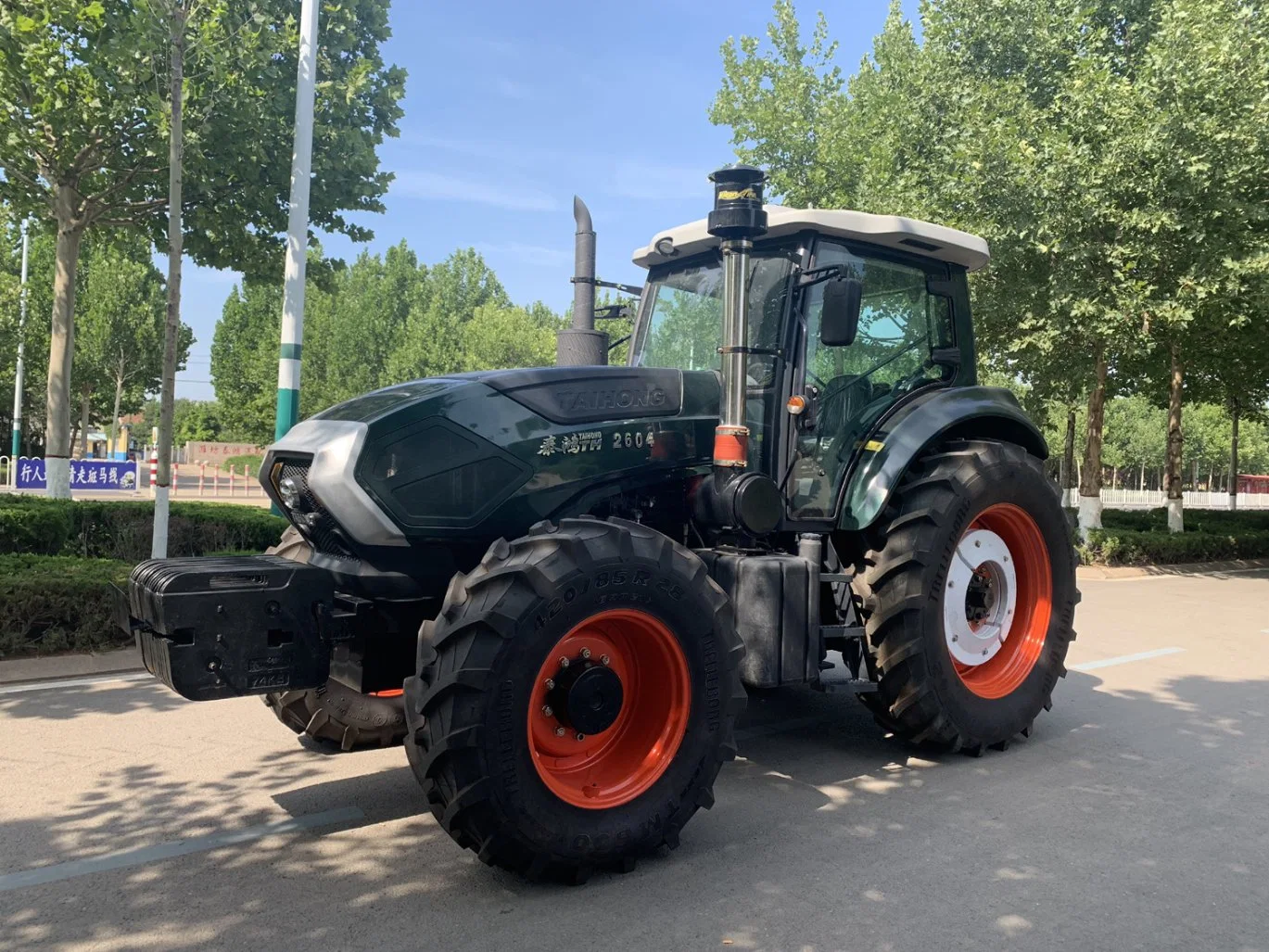 Fabricado en China la maquinaria agrícola 260CV 4WD con excavadora tractor agrícola