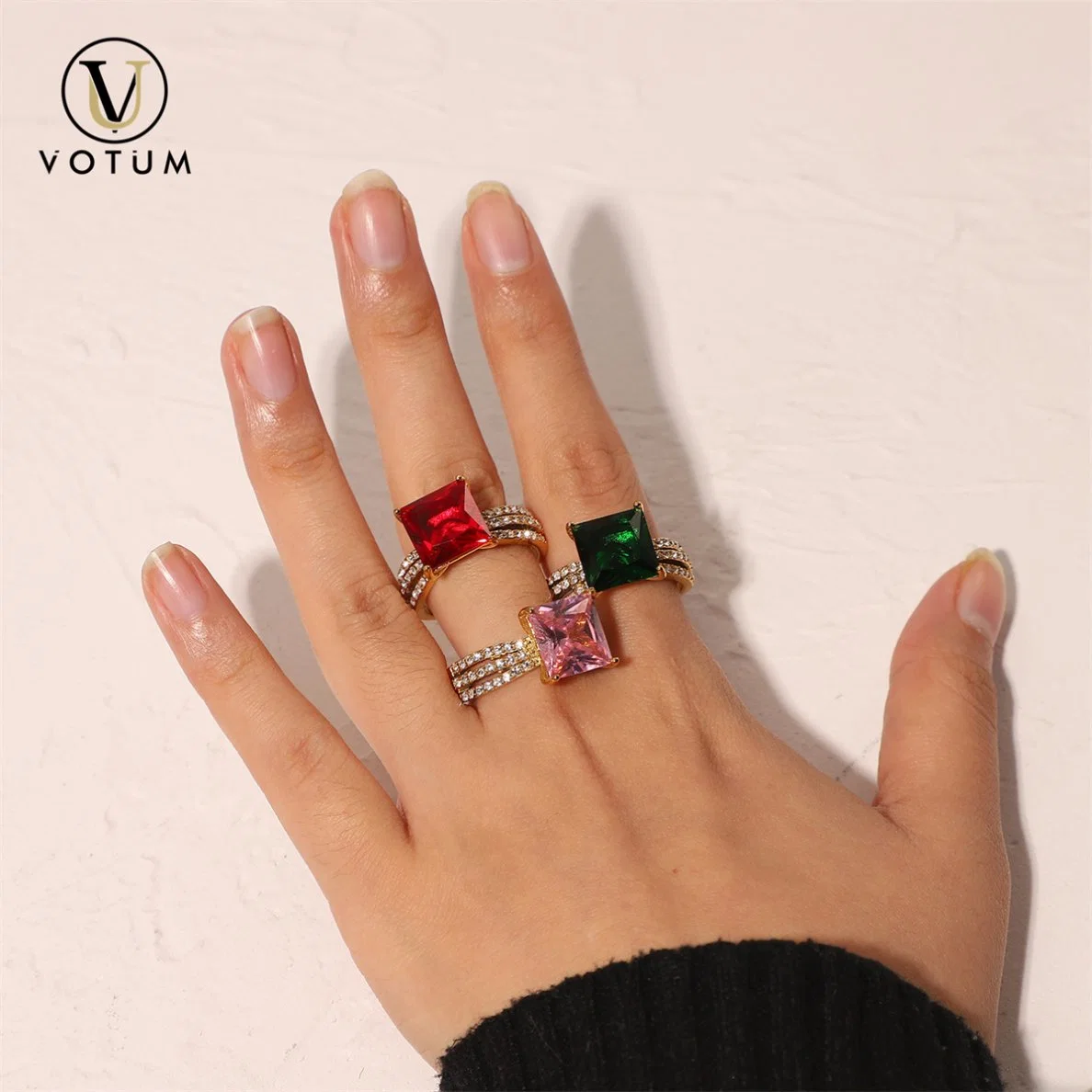 Votum OEM fábrica S925 chapado en oro plata Moissanite Crystal Anillo con joyas de diamantes