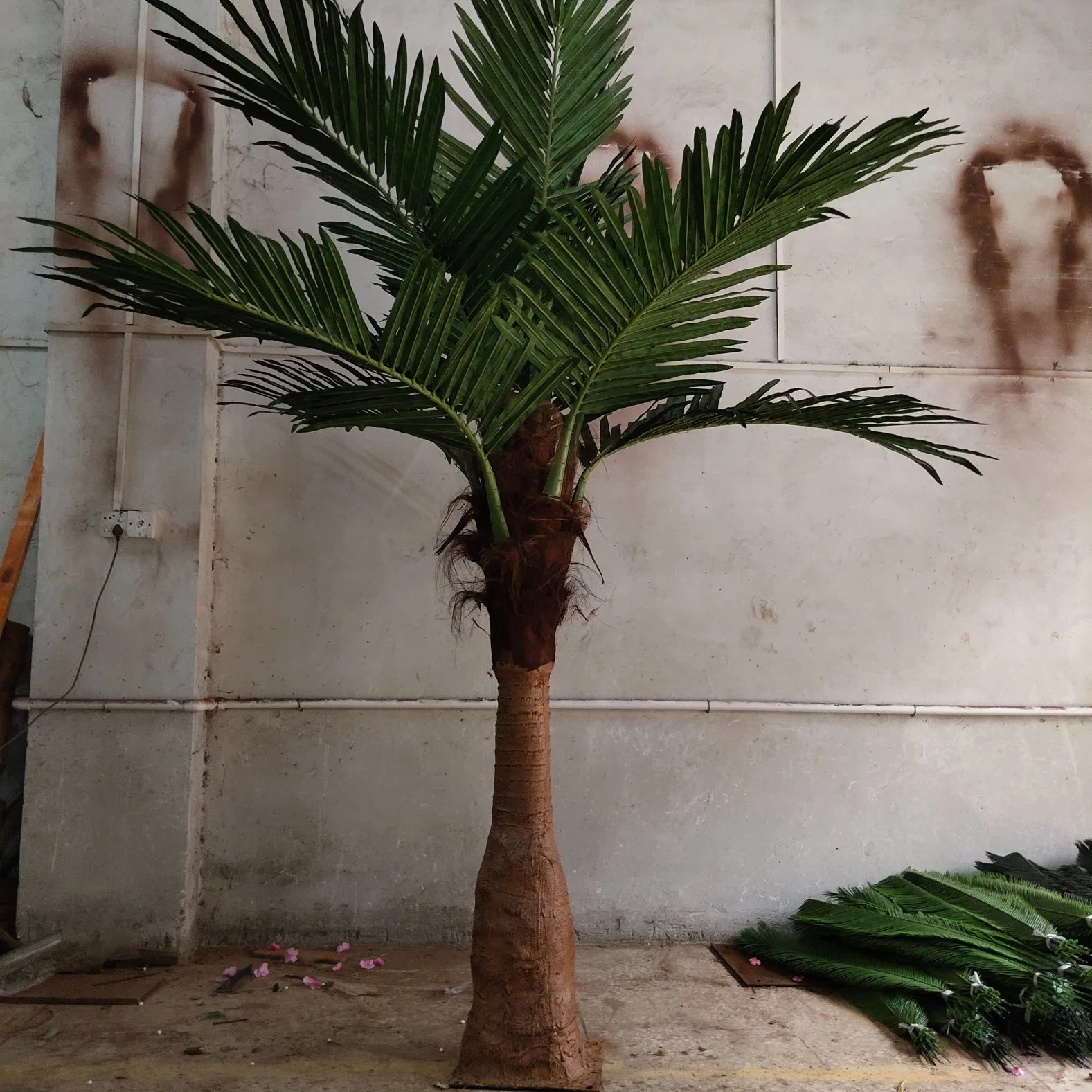 China Supplied Outdoor Plastic Leaves Coconut Trees Giant Artificial Palm Tree