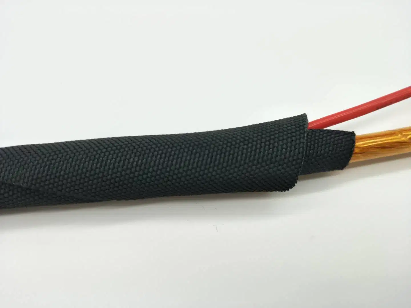 Woven Fabric Heat Shrink Cable Sleeve in Insulation in China