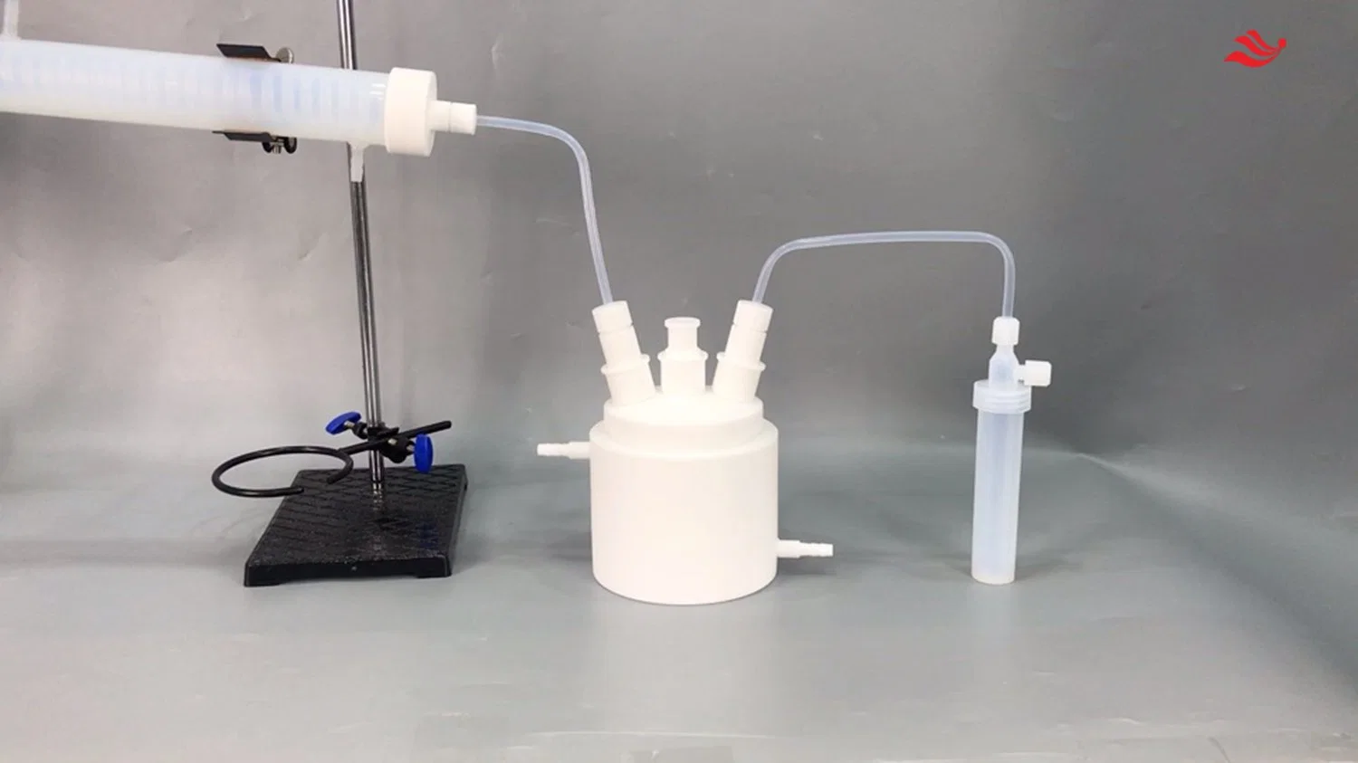 Hydrogen Fluoride Distillation Reaction Device for Semiconductor and Pharmaceutical Industries