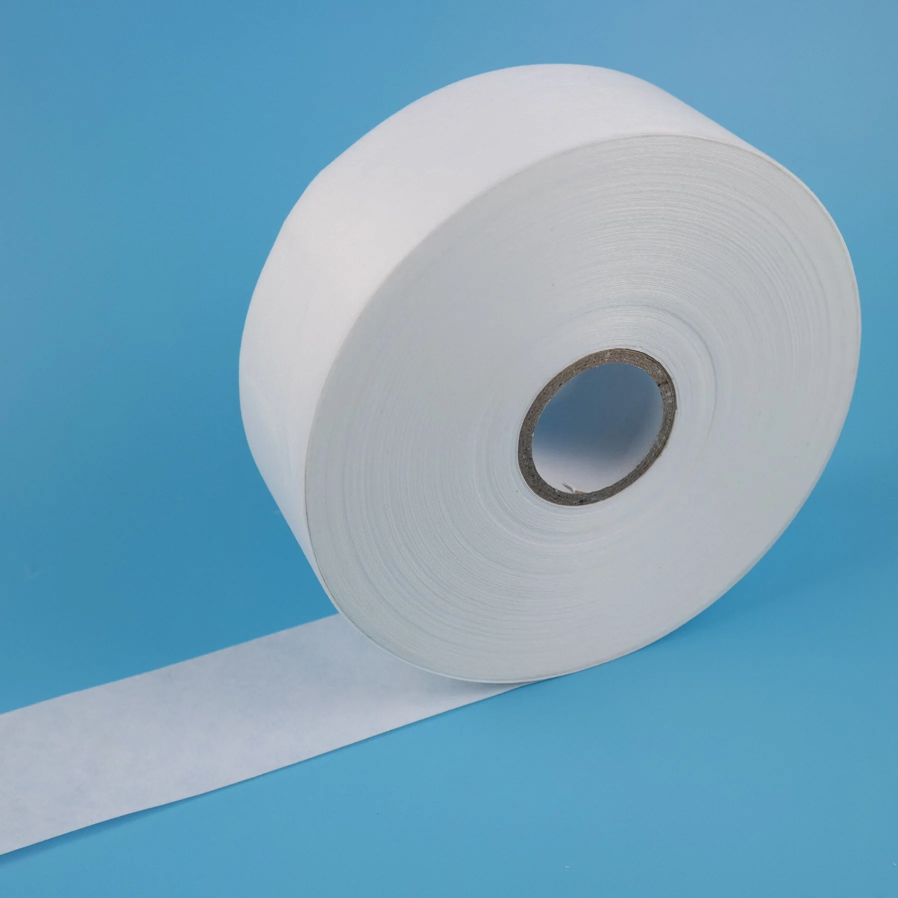 2023 Vente chaude 70GSM 7cm*50m Rouleau de papier ciré prêt à l'emploi en polyester 100% pour l'épilation Bandes de cire jetables pour la beauté.