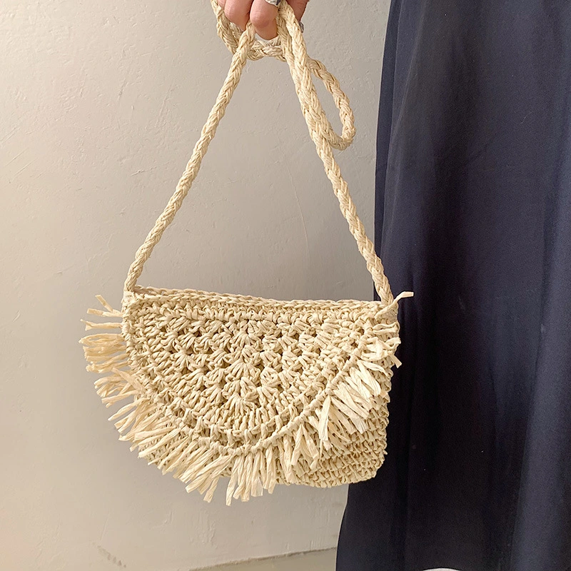 Simple and Fashionable Hand-Woven Straw Bag