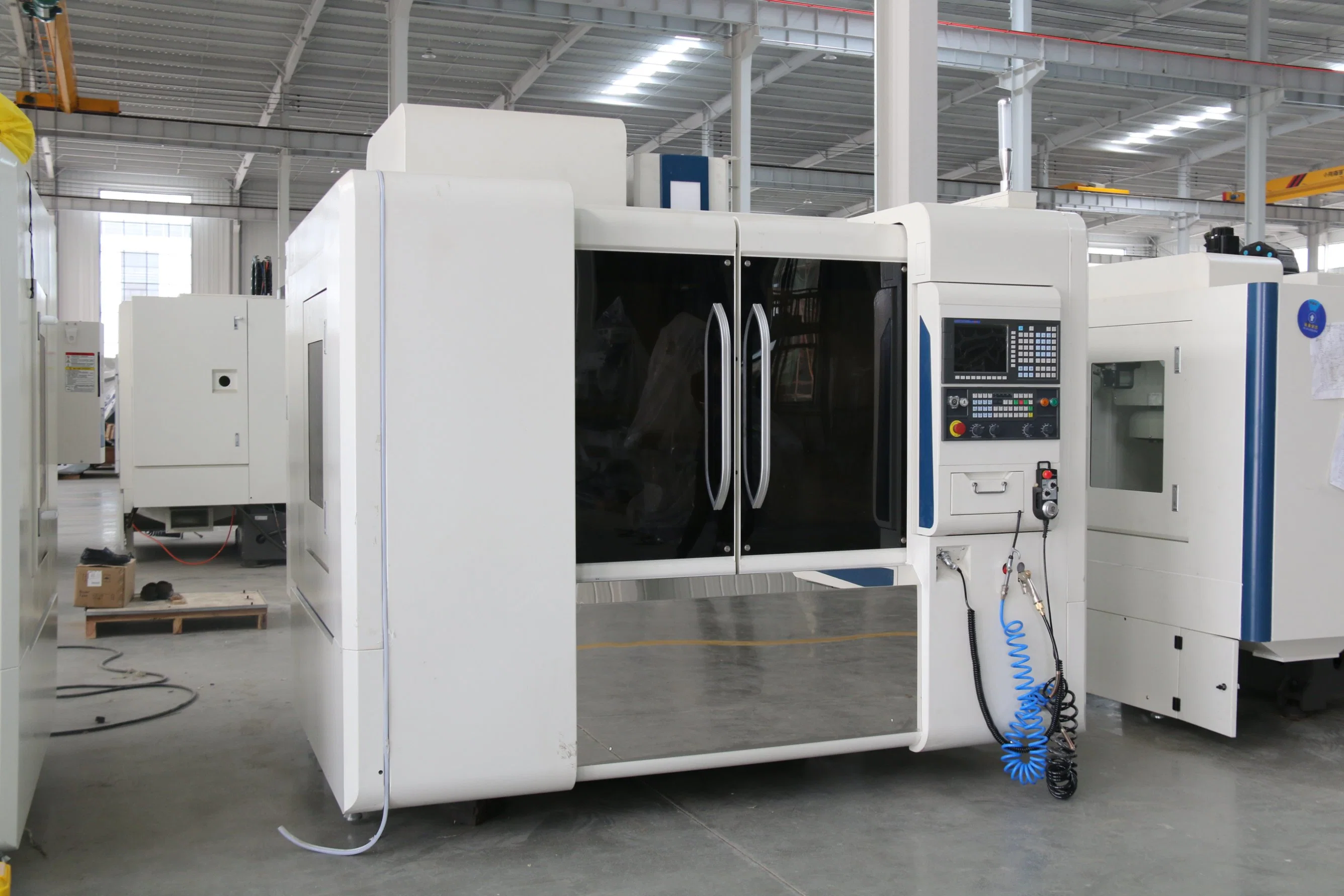 Centro de mecanizado automático de alta precisión VMC850 máquina de fresado vertical CNC Precio central