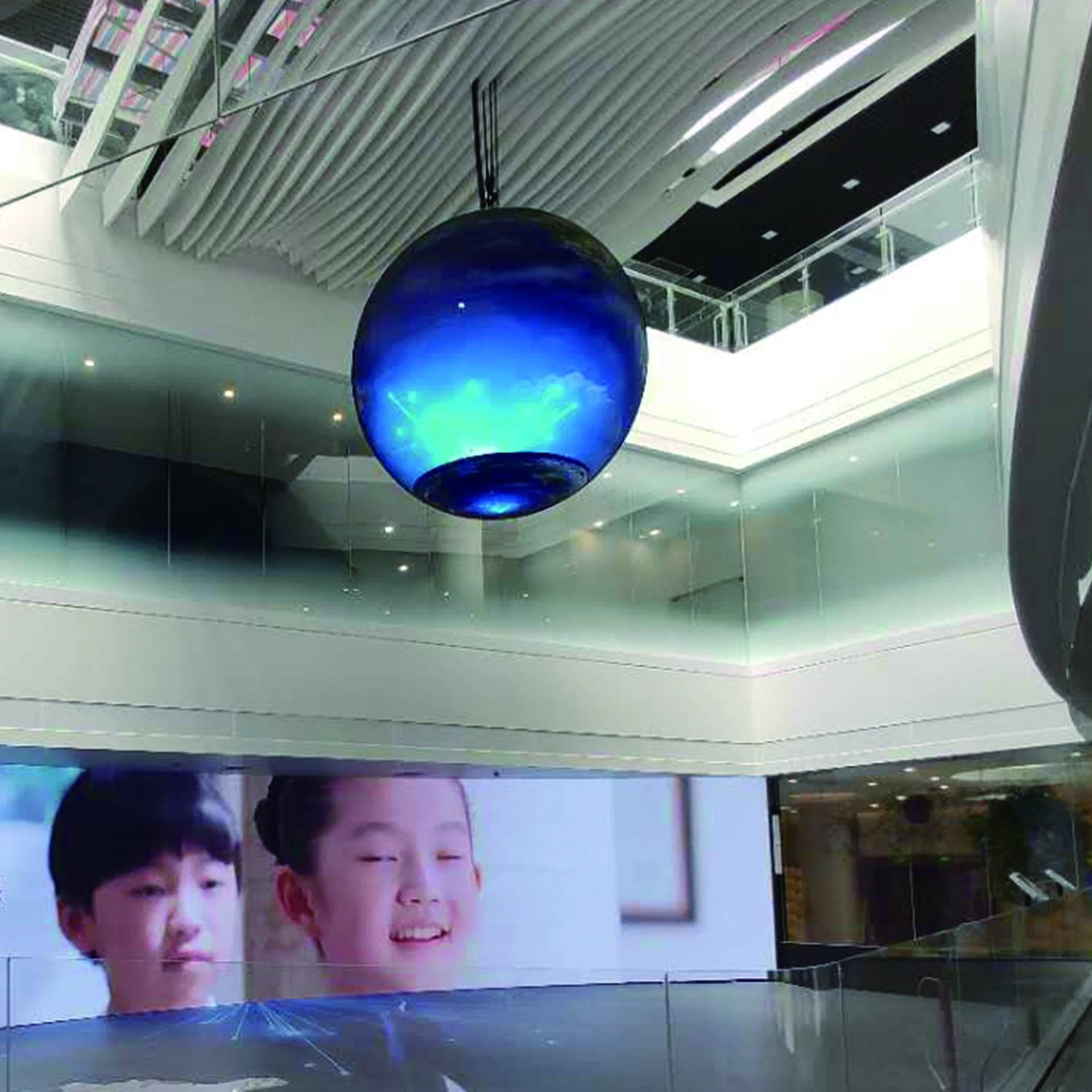 Diameter 0.5m pH2 RGB Indoor Full Color 360 Degree Dynamic Viewing Angle Custom Made Sphere Football Shape LED Display