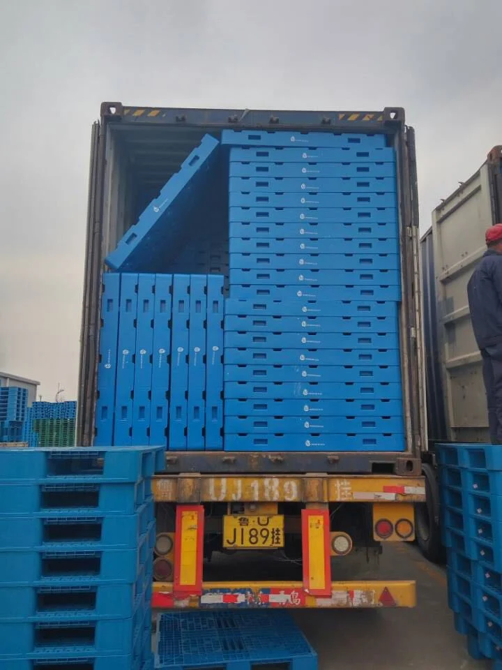 5 Gallon 20L'entrepôt de stockage de l'eau Bouteille recycler 4 voies d'empilage entrée cargo lourds moulés par injection pour la vente de palettes en plastique