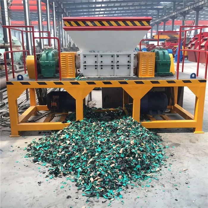 Pour faire de granulés de caoutchouc des pneus de fruits et légumes d'herbes sac en plastique de la mousse de déchiqueteuse, Coupe ondulée Bois Papier machine déchiqueteuse