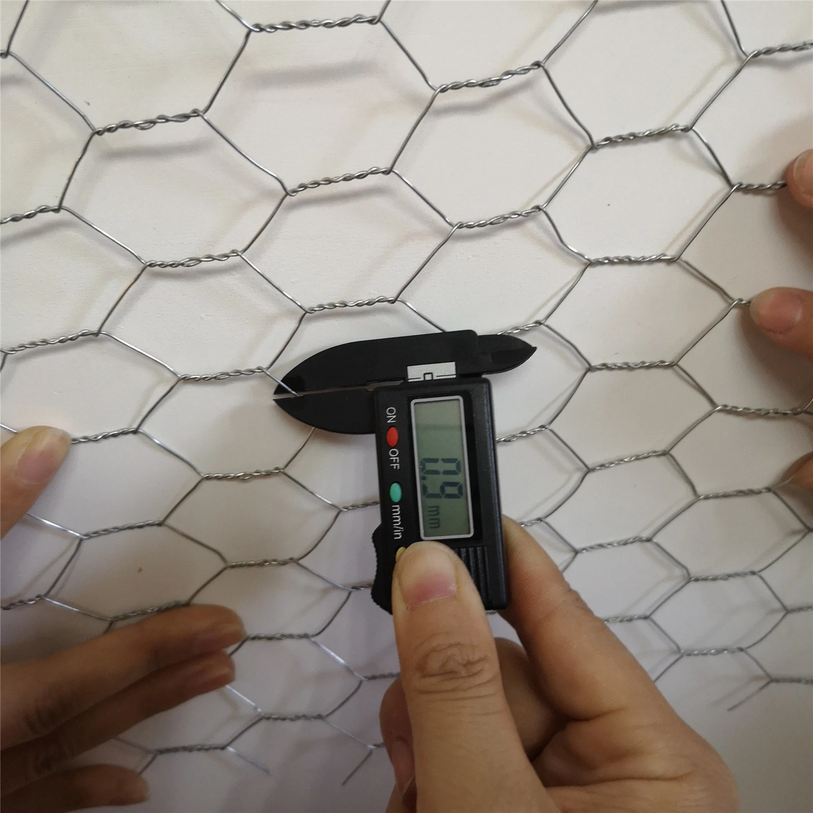 Low Price Hexagonal Wire Mesh /Chicken Wire Netting