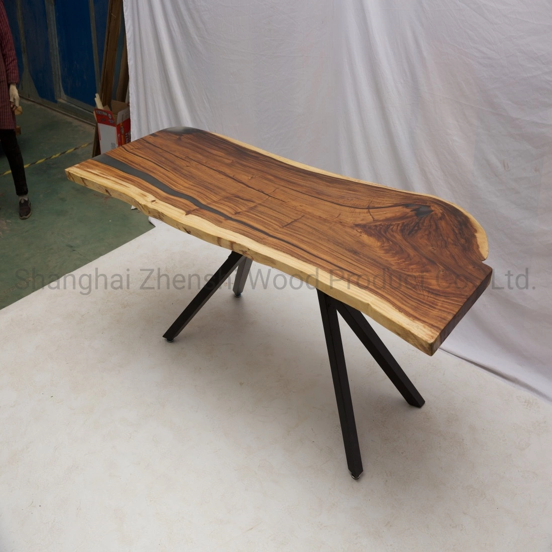 Dalle de Live Edge Suar Table Table latérale du bois