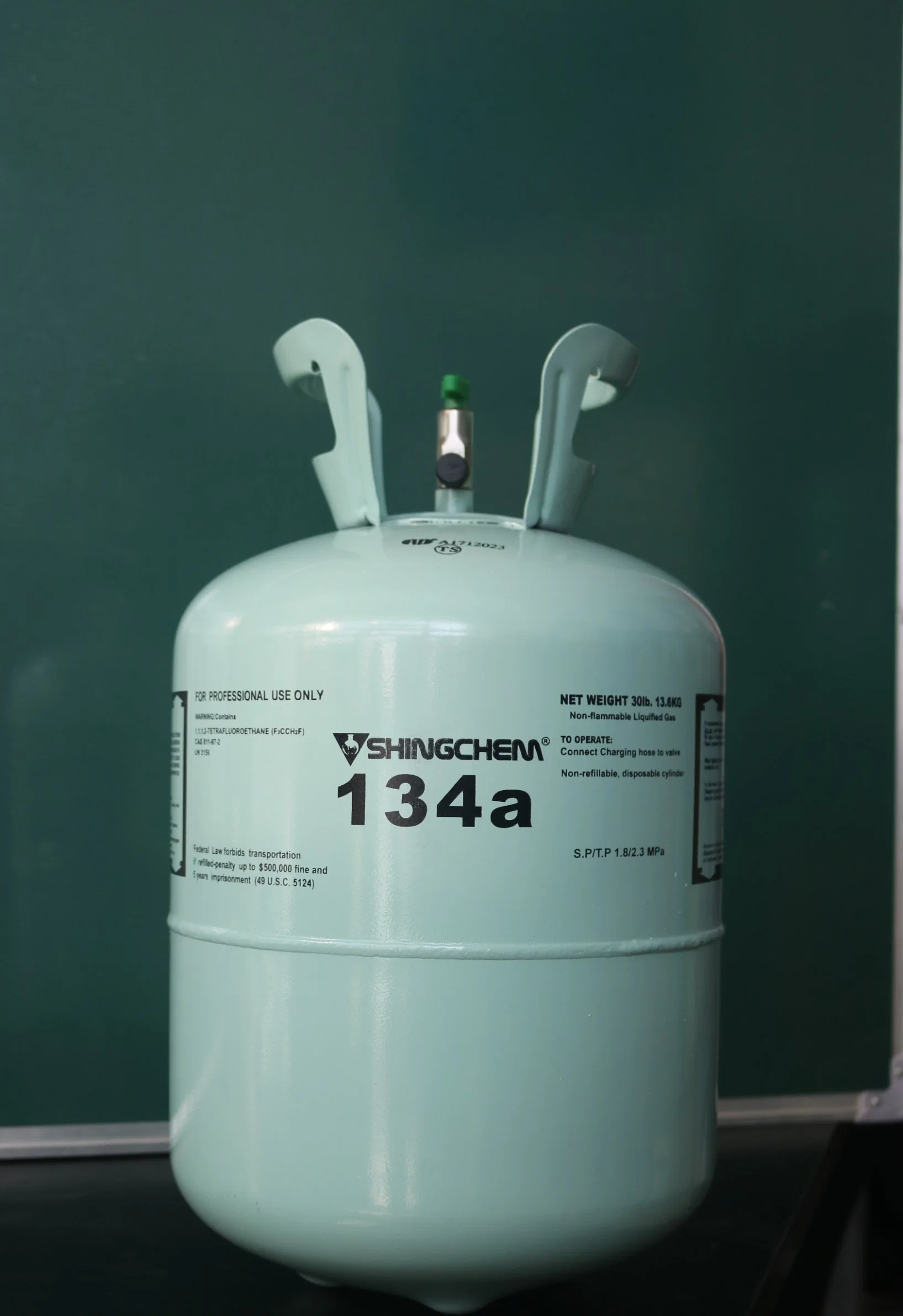 Shingchem Car Air Conditioning R134A Refrigerant Gas in 13.6kg Cylinder