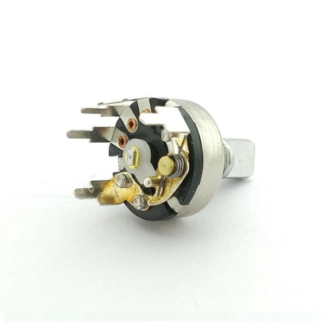 Potentiometer with Push Pull Switch (RP1704)