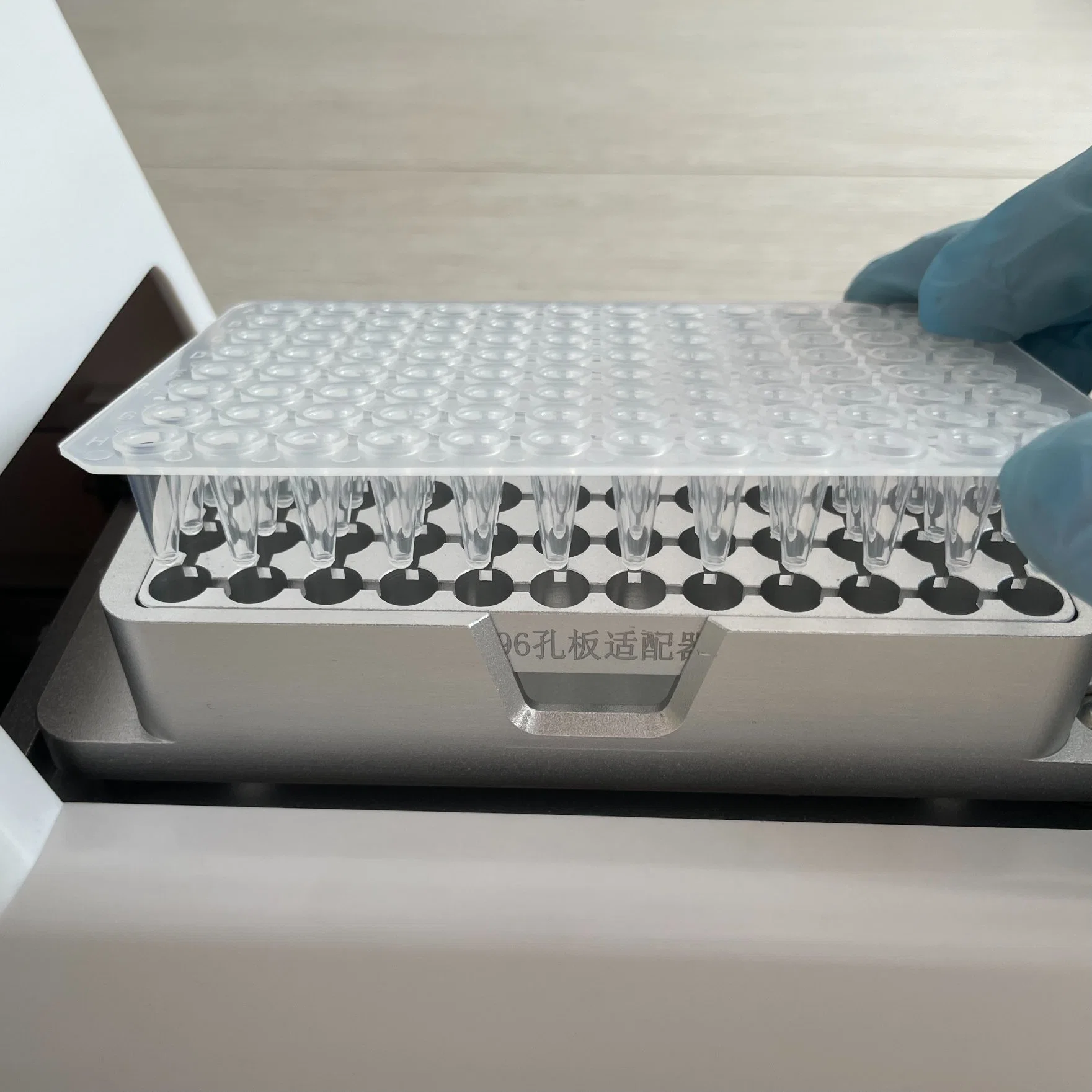 Équipement de laboratoire portatif plaque PCR d'étanchéité de paillasse pour Qpcr Test Elisa