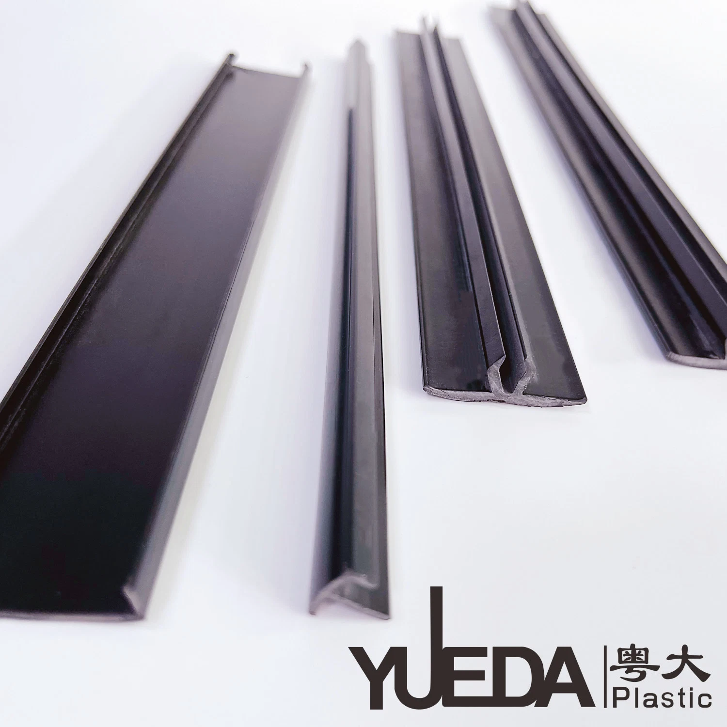 Especializándose en la producción de Accesorios para Muebles Plásticos -Yueda producto Plástico: Borde de banda-PVC tornillo de cubierta de adhesivo- PVC Perfil! Soporte personalizado