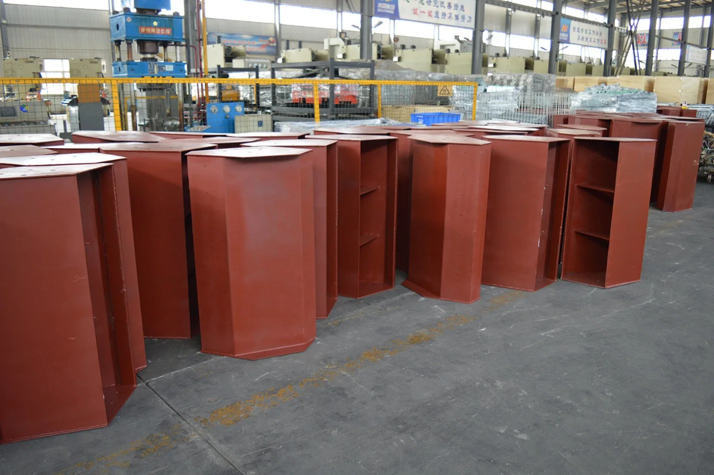 Customized Welded Steel Concrete Hopper with Coating