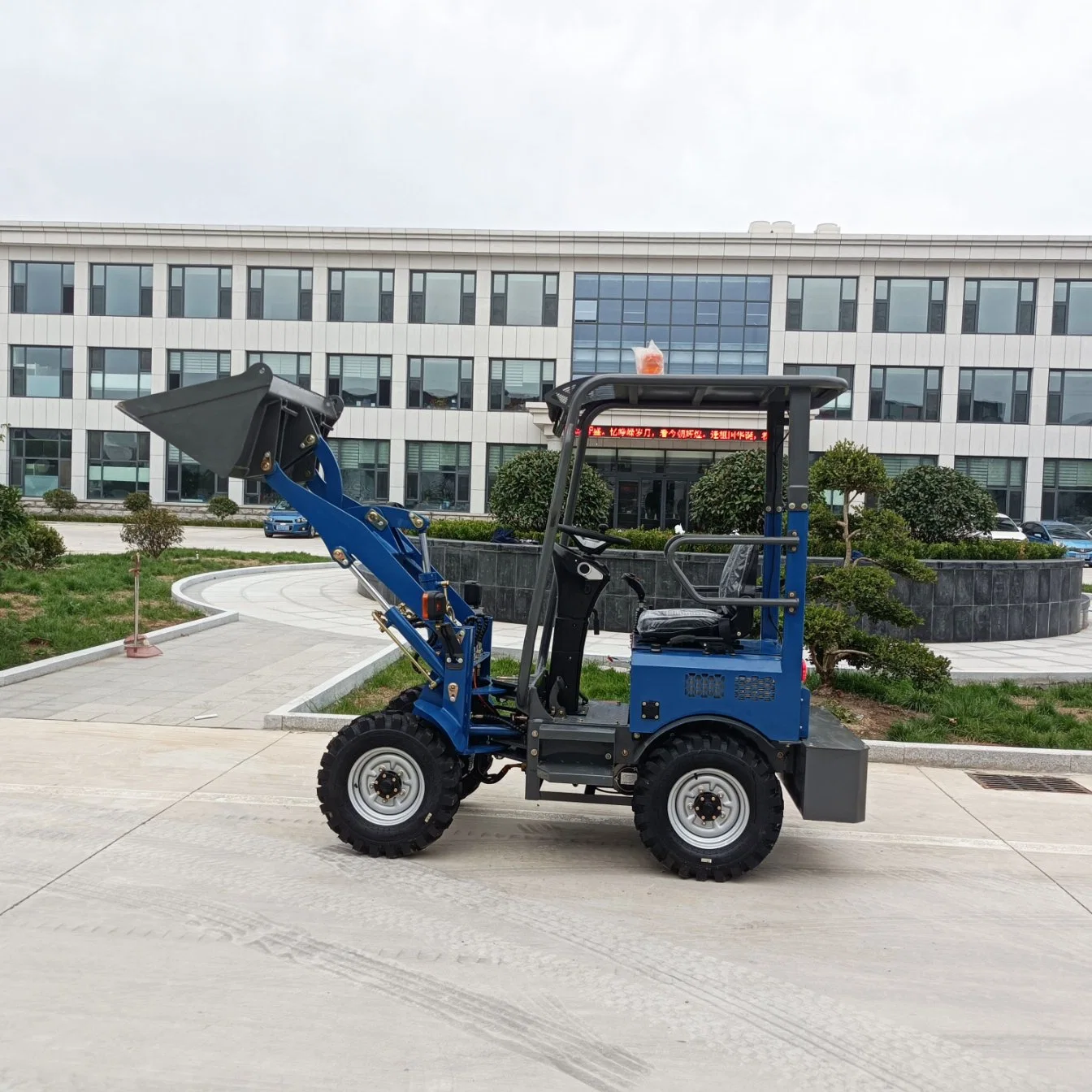 Hot Sale Chinese Factory High-Performance Electric Mini Loader