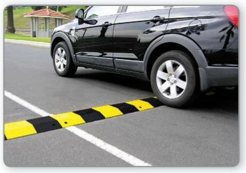 China Premium Quality Supplier 4 Inch Traffic Driveway Heavy Duty Rubber Cable Portable Speed Bumps